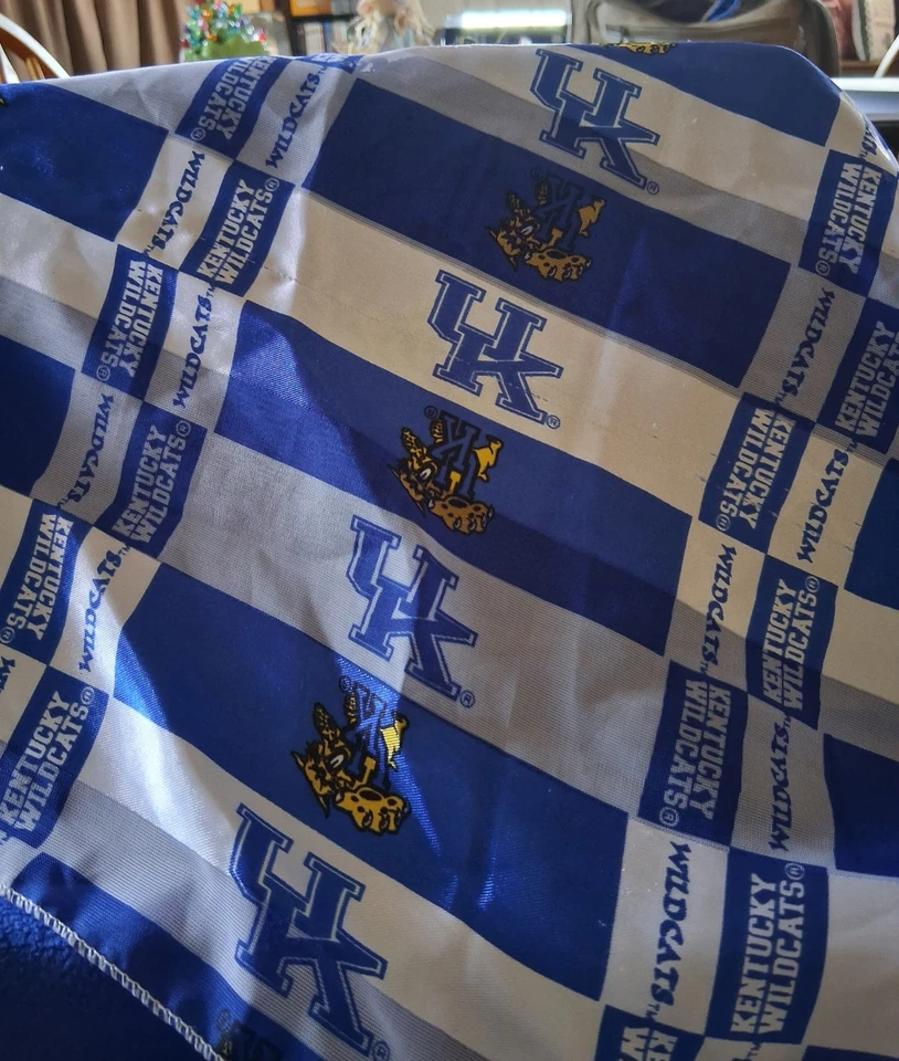 Bufanda de la Universidad de Kentucky, blanca y azul gato salvaje (59" x 13 1/2") Foto 2 de 4