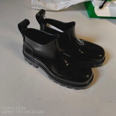 Bottega Veneta Gummi Mittelkabine. 