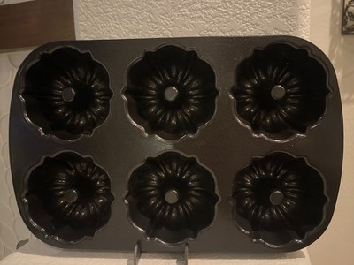 Nordic Ware 6 Mini Bundt Muffin Cake Pan Black Non-Stick Baking Tray 14  X 9 