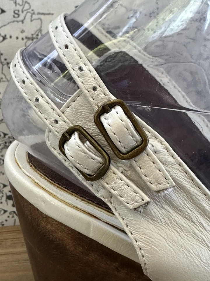 SIGUIENTE Tacones de madera con plataforma de cuero con tira trasera blancos retro años 50 talla 7 Foto 4 de 4