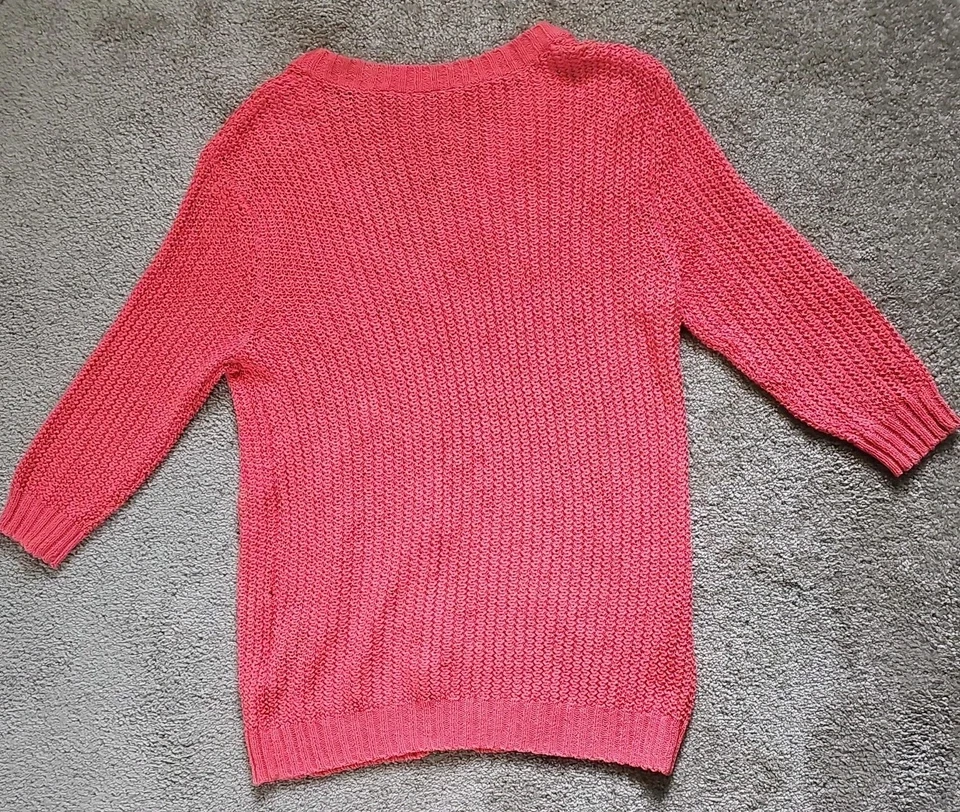 Kenneth Cole,Ladies, size M coral Lightweight Sweater,VNeck,button Front,  - Image 2 of 2