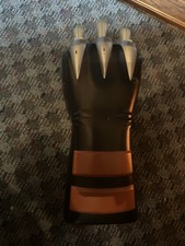 Hasbro 2008 Marvel X-Men Wolverine Extendable Claw Cosplay Glove Sound Working