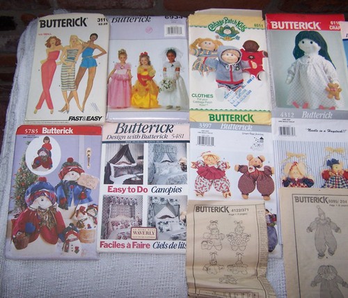 Lot 18 Butterick Child Costume Cabbage Doll Home Pillow Snow AS IS* G - Picture 2 of 8