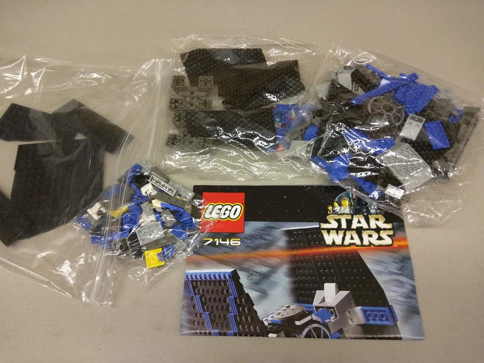 LEGO Star Wars 7146 TIE Fighter NEW! Pilot Stormtrooper Instructions No Box - Image 3 of 3