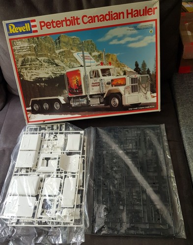 Camión Peterbilt Canadien de Revell 1:25 embalaje original - Imagen 6 de 8