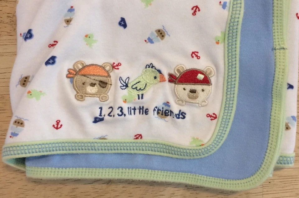 Carters Just One Year 白色蓝色婴儿毯 123 小朋友小狗海盗 — 第 2/4 张图片