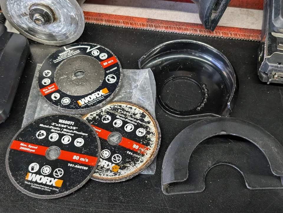 WORX 20V Powershare Angle Grinder BL Nail/Staple Cutoff Saw Jig 3 Batt. Tool Set - Image 4 of 4