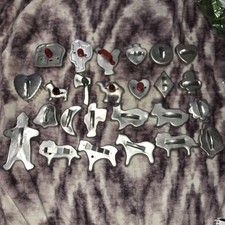 Vintage Metal Cookie Cutters Some With Red An...