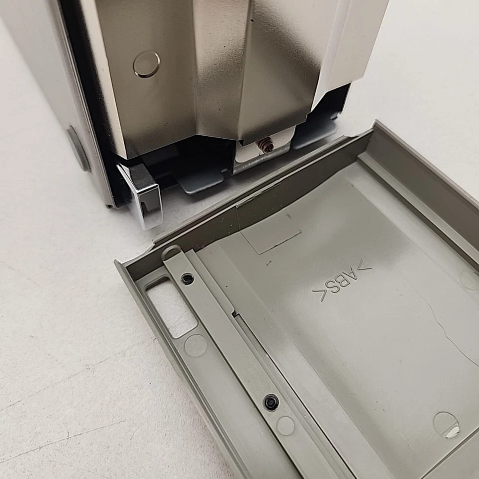 Nikon Coolscan IV ED, LS-40 ED 35mm Film Scanner, No Tray - Powers On For Parts - Image 4 of 4