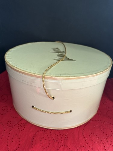 Vintage Newman-Marcus Large 16” Hat Box - Picture 7 of 9