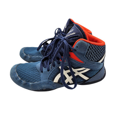 ASICS Snapdown 3 wrestling shoes in an azure and white colorway Boys Sz 3
