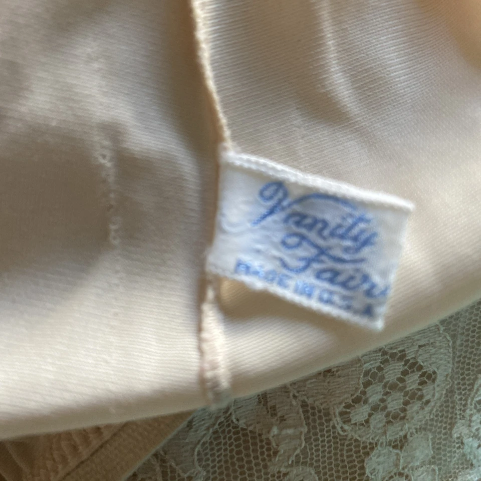 Vanity Fair винтажная нейлоновая полупрозрачная широкая кружевная отделка с боковым разрезом на подоле размер L - Изображение 4 из 4