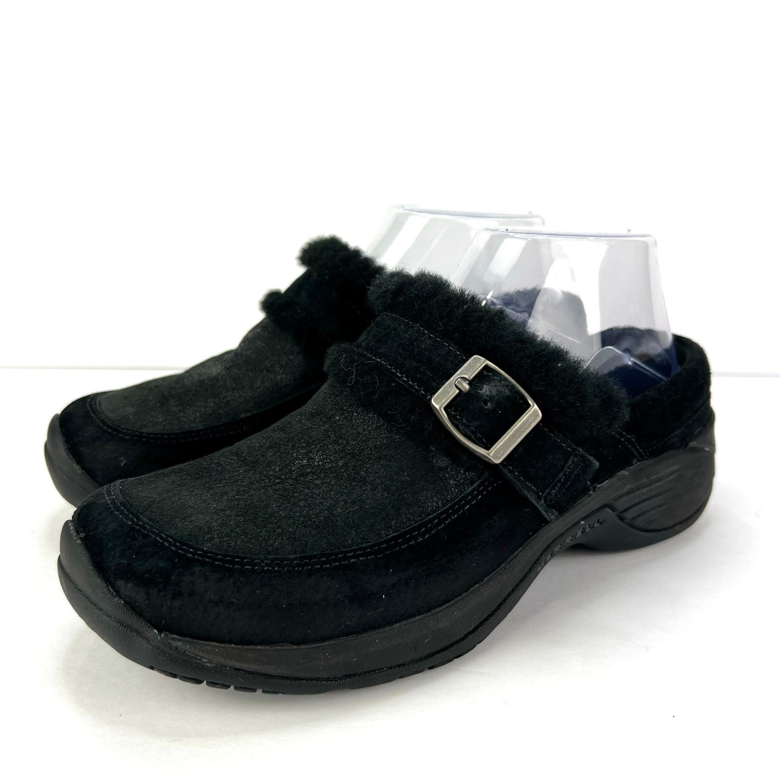 Zoccoli isolati Merrell in pelle nera con fibbia Encore Puff Slide Mules pelliccia sintetica 5 5