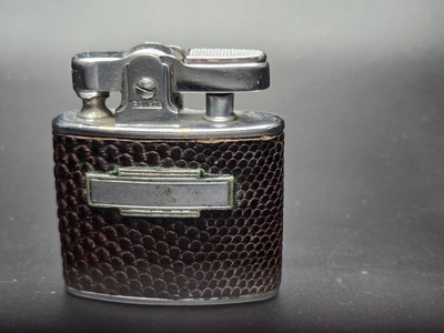 Vintage Ronson Standard lighter, Leather, Circa 1941 to 1956.   B31