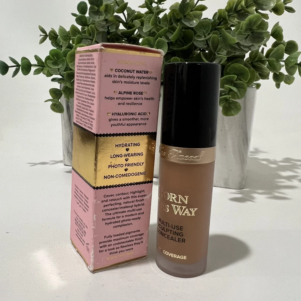 Too Faced Born This Way sin aceite - ARENA - 30 ml/1,0 fl. oz Foto 3 de 4