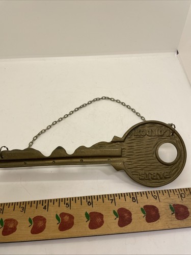 Brass Paris London Key Shaped 5 “Hooks”Key Holder Rack Metal VTG Chain To Hang - Picture 5 of 6