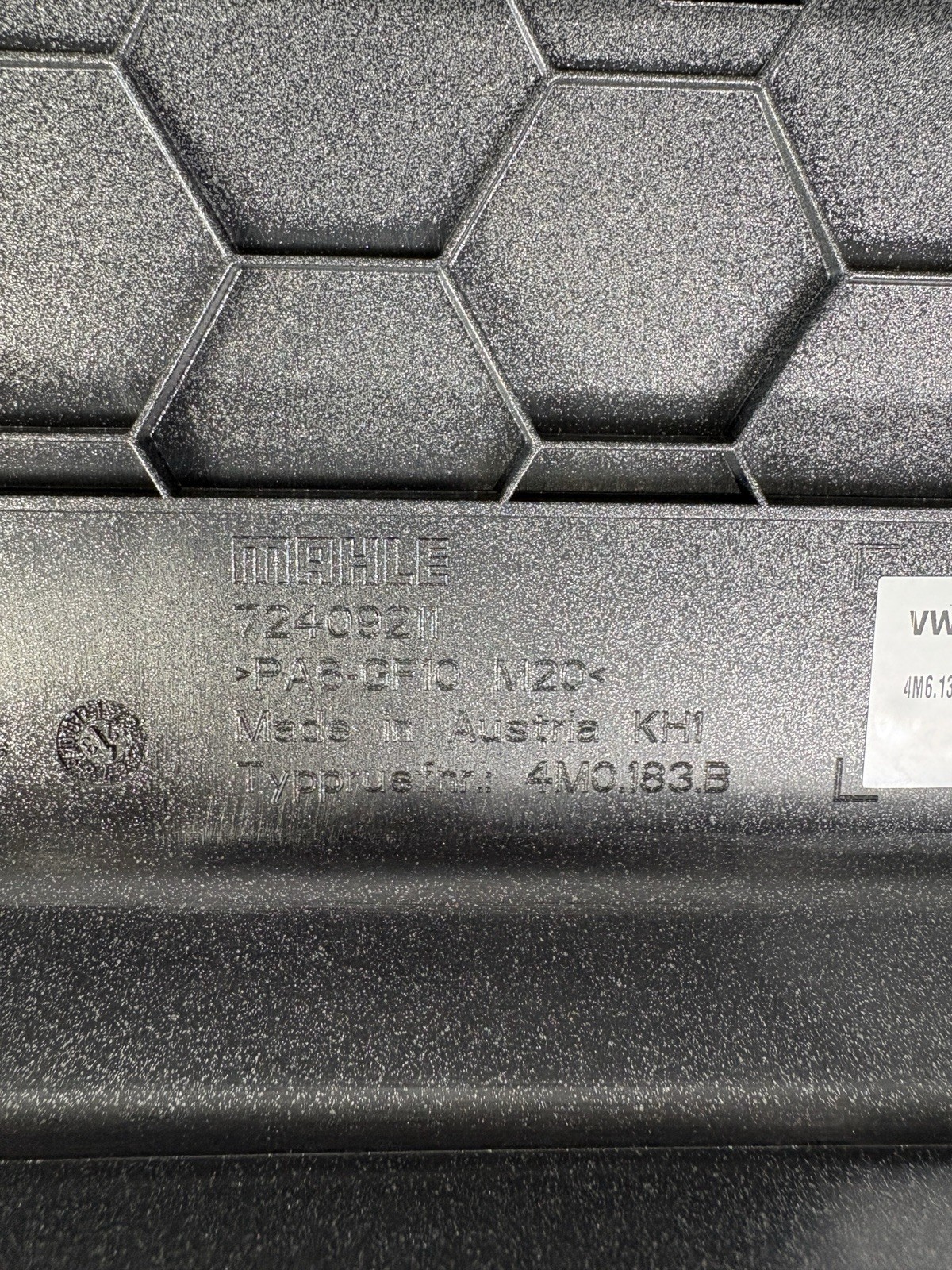 Lamborghini Urus Air filter box P/N 4M6133849