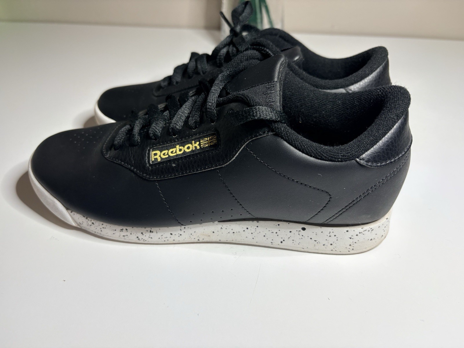 Women’s Reebok Princess Shoes 8.5 thumbnail 2
