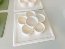 EzPz BRAND NEW Suction Mats SET Of 4 Sage Green And White