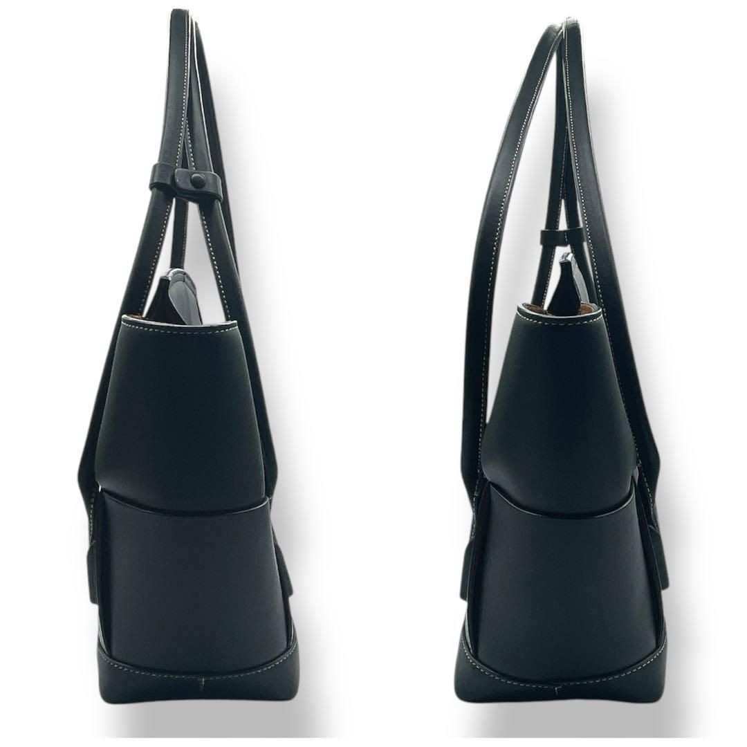 Bottega Veneta Medium Arco Handbag Black Leather thumbnail 4