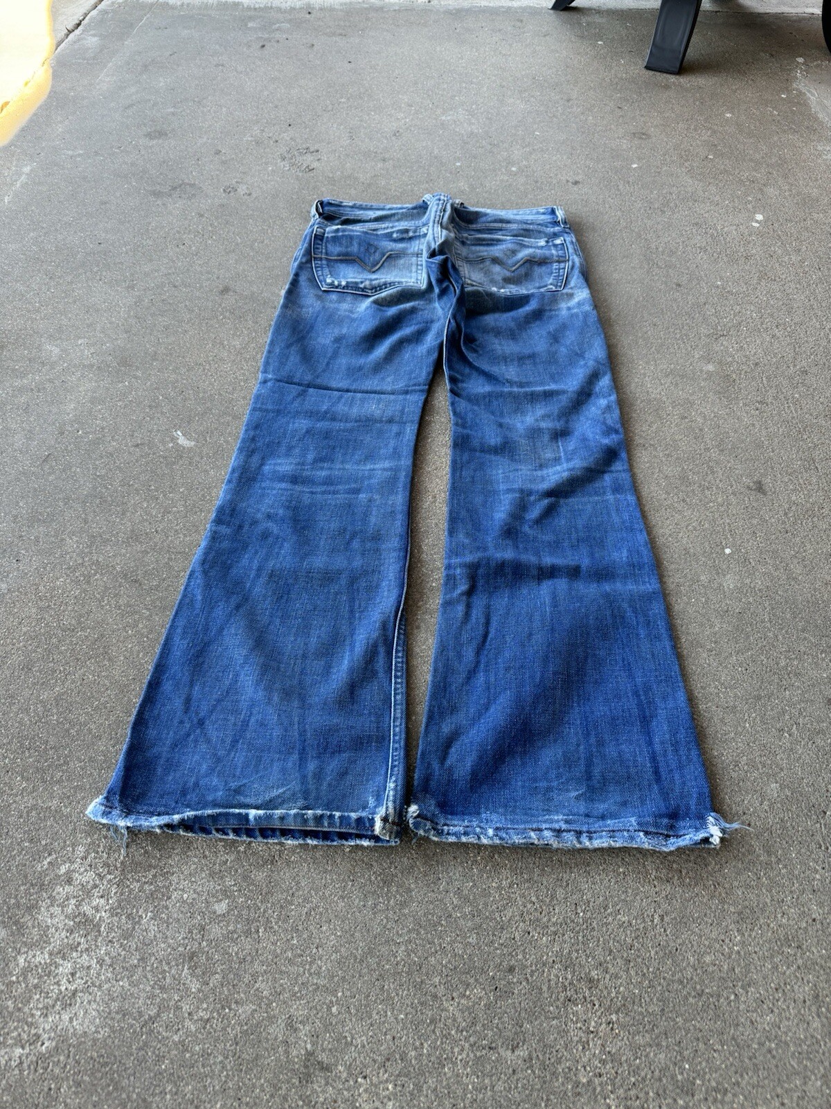 Vintage Made in Italy Diesel Flare Jeans Sz 31, measure 33x33