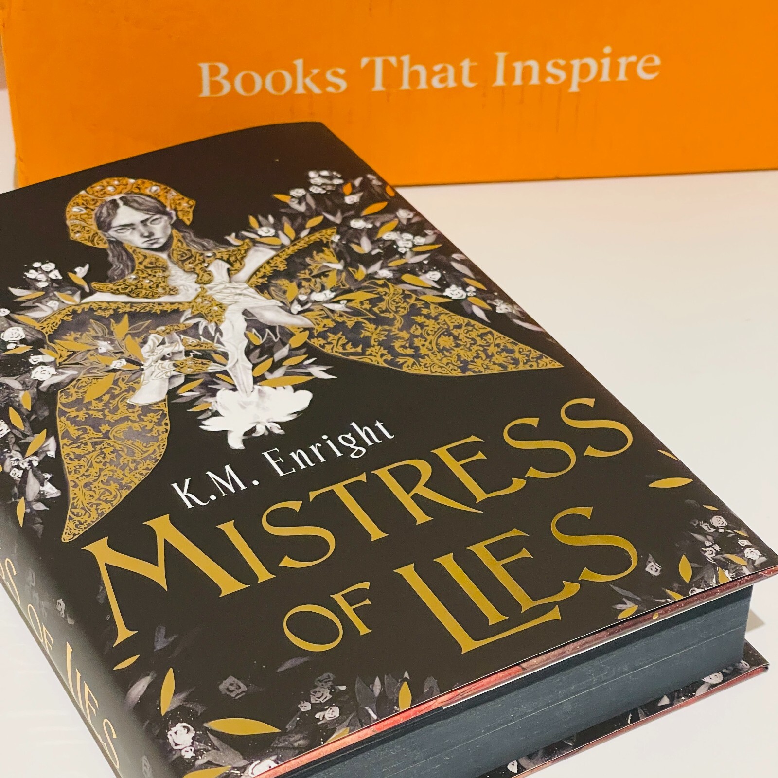 ILLUMICRATE Mistress of Lies HC 2024 K.M Enright Special Edition