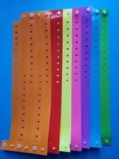 3/4" ASSORTED PLASTIC VINYL WRISTBANDS WRIST BANDS FOR EVENTS RED BLUE GREEN