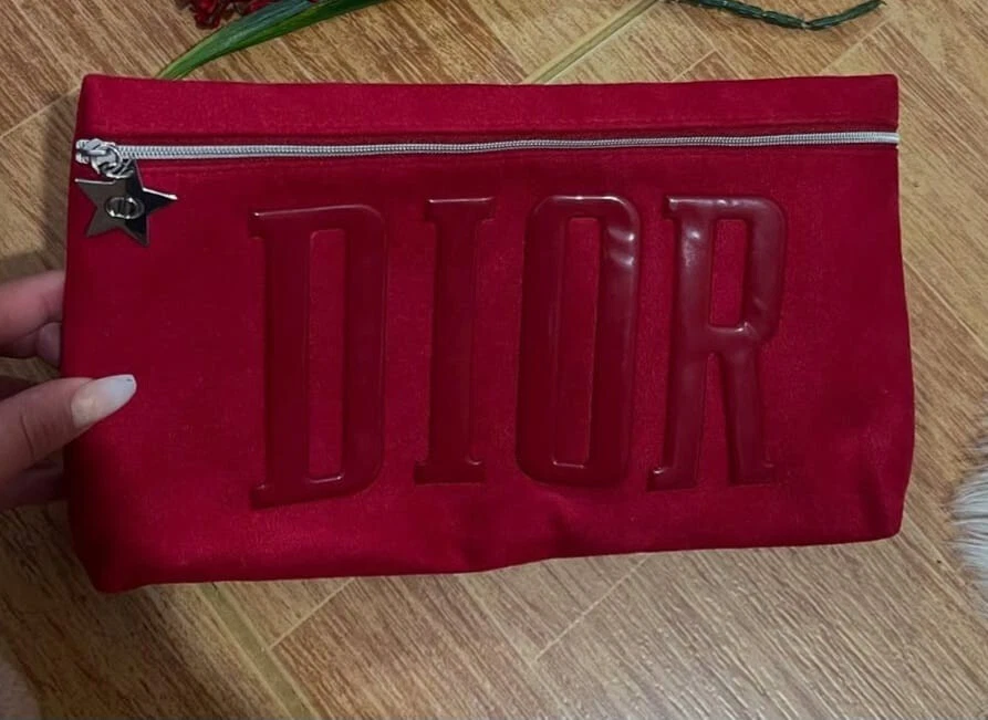 Christian Dior Pochette Vanity Rouge, étiquette charme étoile cadeau 