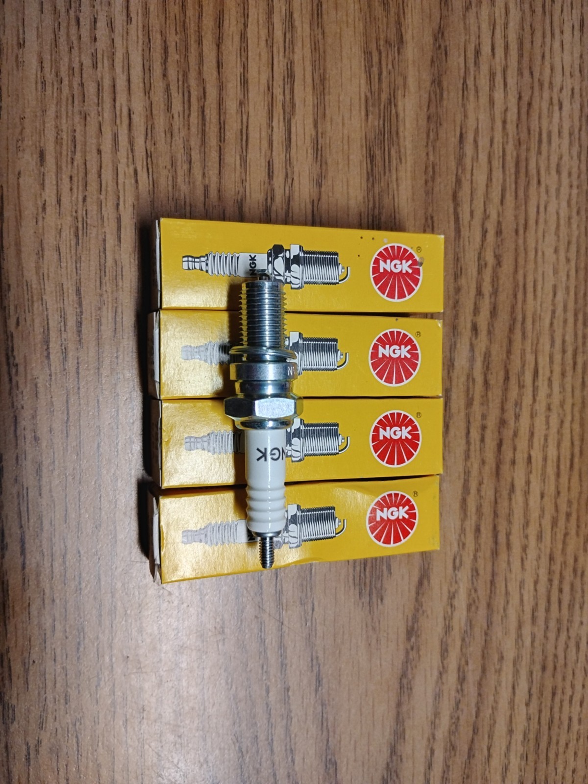 NGK SPARK PLUG D7EA Pack of 4  D-7EA  #7912 7912 for BMW Honda Kawasaki Suzuki 