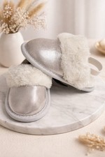 Girls Silver Faux Fur Slippers Size 7-8 Cozy Plush Slip On Kids Sparkle Shoes