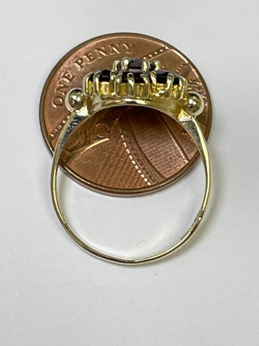 Stunning 9 Carat Yellow Gold GARNET CLUSTER Ring - Picture 4 of 6