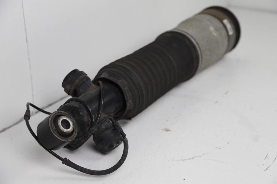 Conjunto de apoio de suspensão traseiro direito BMW 750LI F02 LCI 2013-2015 6858814 fabricante de equipamento original - Imagem 3 de 4