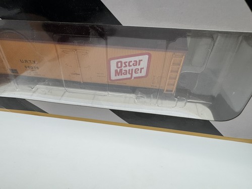 Rapido GARX 37' Meat Reefer Oscar Meyer Large Logo 121017 HO Train 66075 - Picture 3 of 8