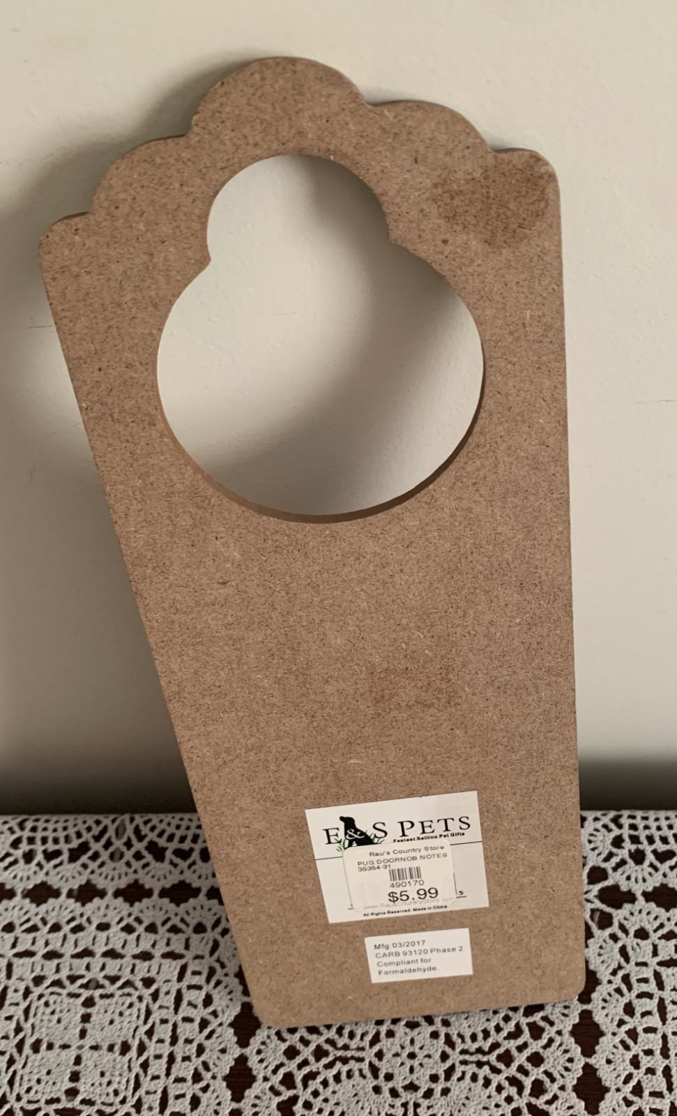 Doorknob Notes Spoiled Rotten Pug Lives Here Wooden Sign Fawn 5 x 10 Inch  NWT