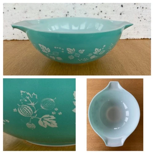 Vintage 1950's Pyrex Bowl Gooseberry Duck Egg Blue. 10". Excellent Condition