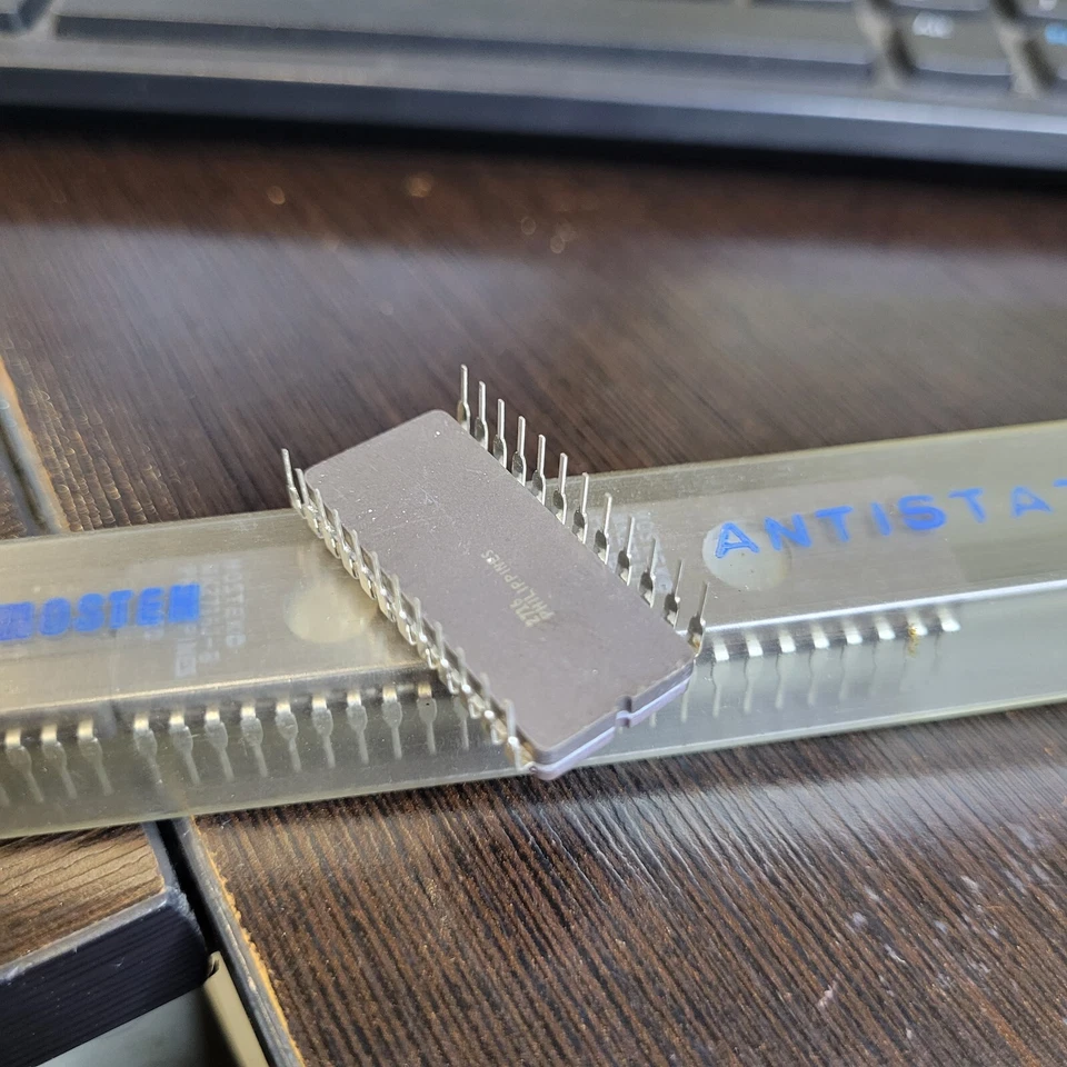 (11 PCS) MK2716J-8  MOSTEK MK2716 2KByte X 8Bit 16Kbit uv-Eprom Memory NEW $99 - Image 3 of 4