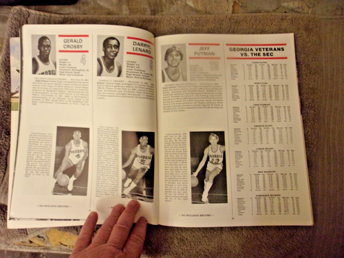 1981-82 GEORGIA BASKETBALL MEDIA GUIDE Yearbook DOMINIQUE WILKINS 1982 Program - Picture 12 of 16