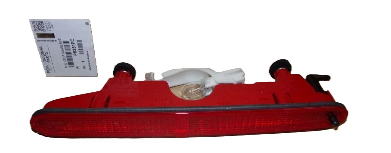 Feu stop Berlingo III d'origine rouge OEM 6351.FC pour remplacer une pièce arrière défectueuse