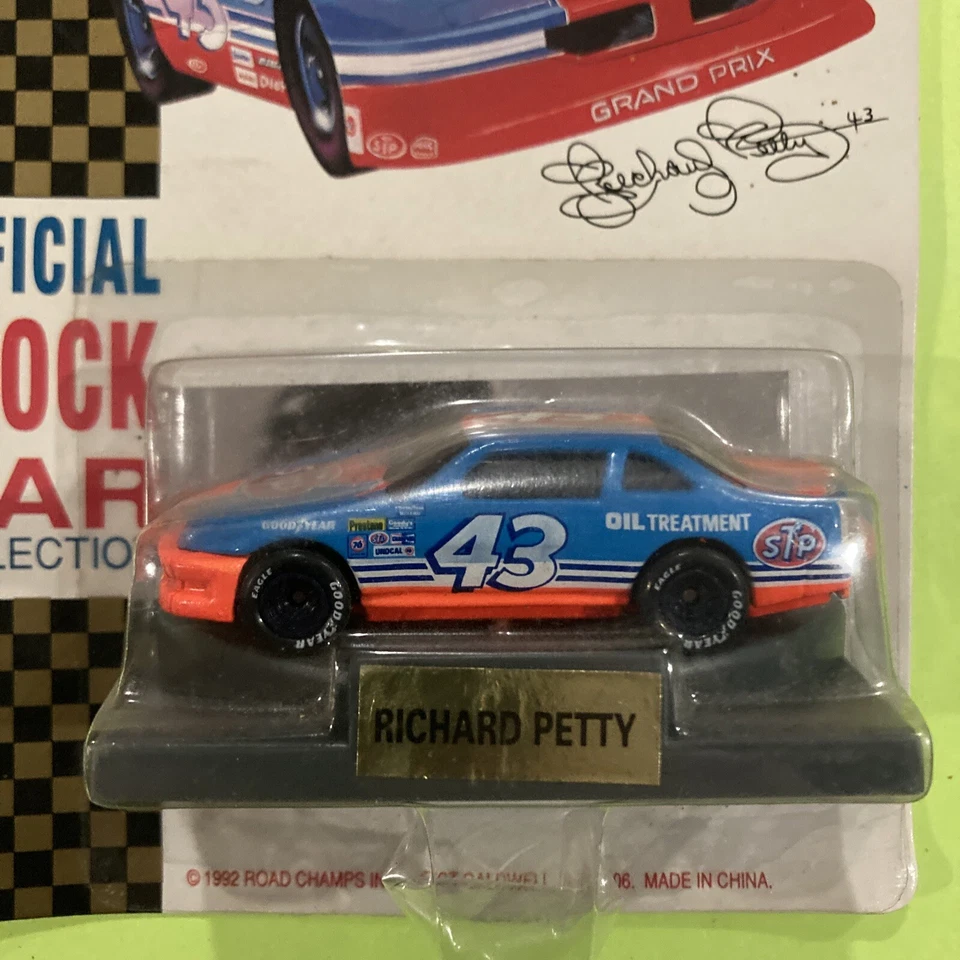 Richard Petty 1992 #43 STP Road Champs 1:64 Nascar Diecast Foto 2 de 3