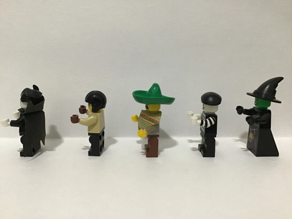 LEGO CMS 2 Minfigs 8684 Vampiro, Mímico, Mariachi, Bruxa, Policial Col02-1, 4, 5, 6, 9 - Imagem 3 de 4