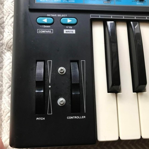 Novation Bass Station Keyboard Synthesizer - Picture 6 of 7