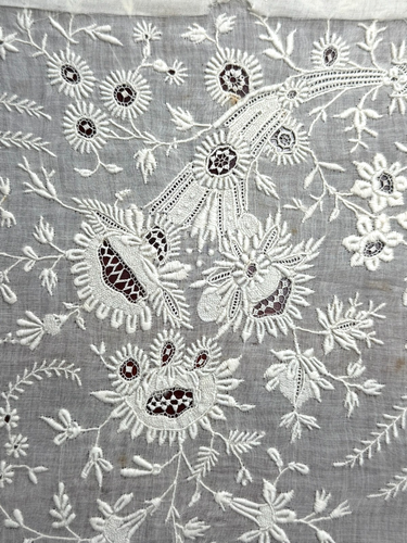 SUPERBE FOND DE BONNET - COIFFE -avec sa bordure - délicate broderie - XIXème - Afbeelding 4 van 10