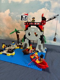 LEGO Pirates: Skull Island (6279) complete with instructions ships disassembled