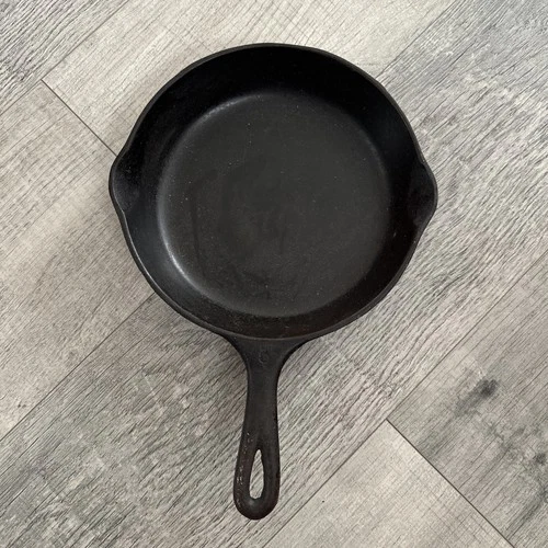 Vintage Wagner  Ware #6 Cast Iron Skillet Sidney -0-