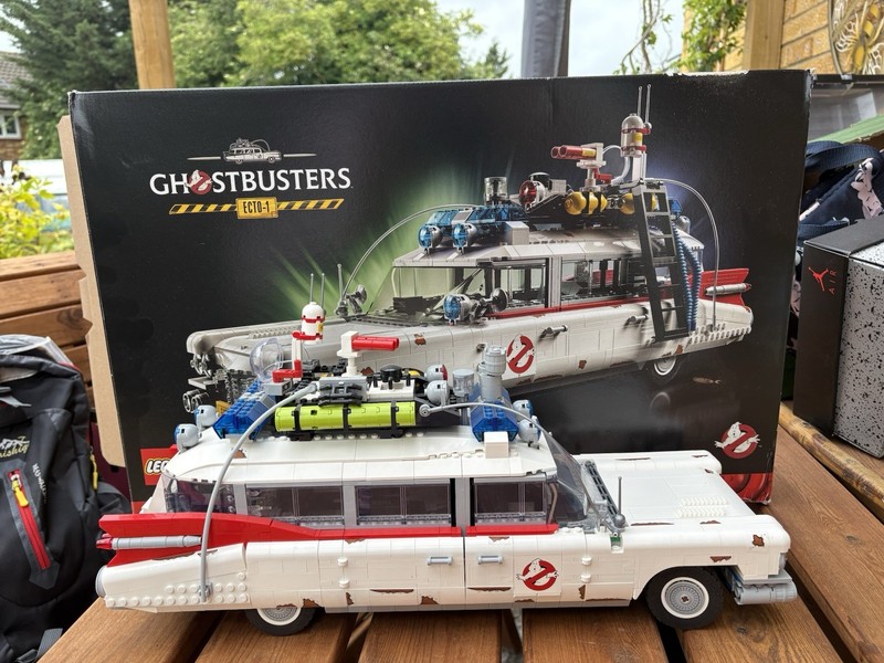 LEGO Icons Ghostbusters Ecto-1 Set 10274 Complete with Box and Manual