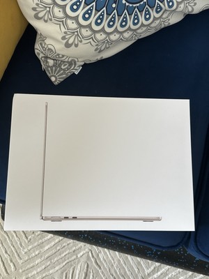 Apple MacBook Air 13 Inch 256GB, 16GB 3M Chip