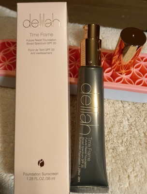Delilah Time Frame Future Resist Foundation LSF 20 Chestnut 4207 38ml