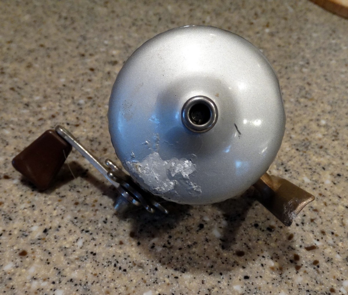 MOULINET DE PÊCHE vintage Gen Idustries Co. Meisselbach n° 660 bobine