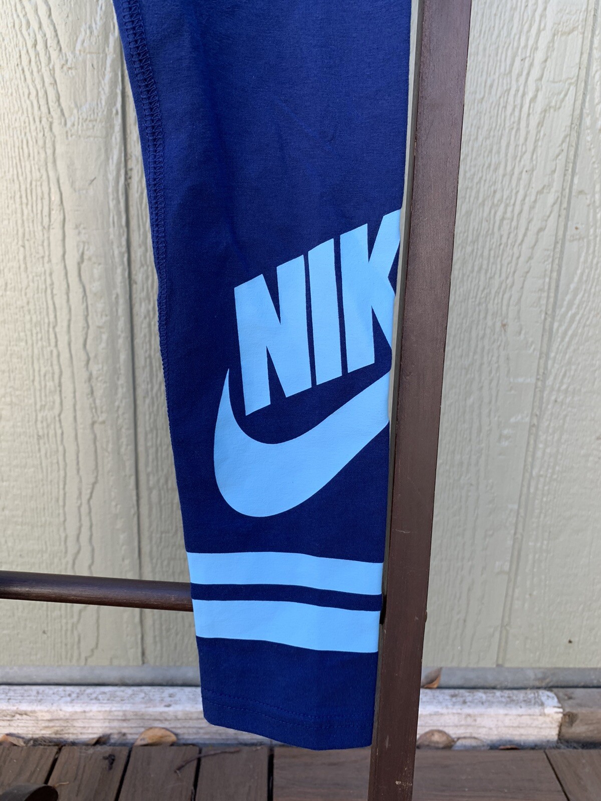 Nike leggings small girls. New With Tags. Tight Fit. Collant