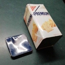 Vintage Metal Nabisco Premium Saltine Cracker Keeper Made in the USA